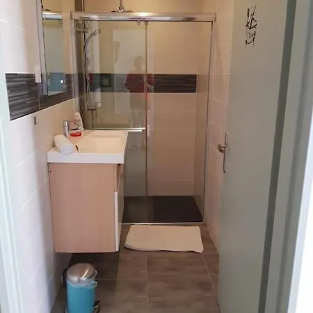 Rez De Jardin Апартаменты *